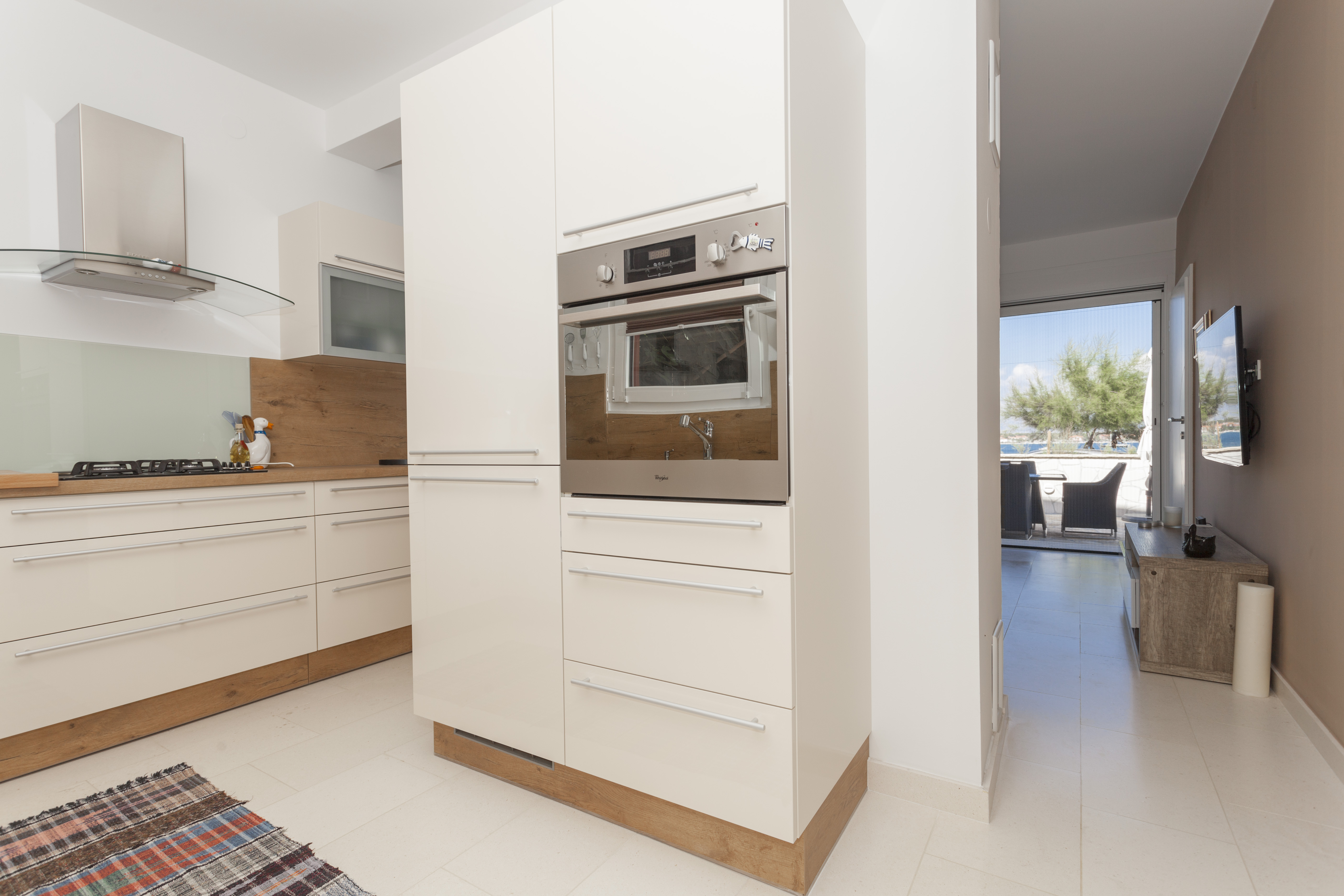 Toni 1 kitchen