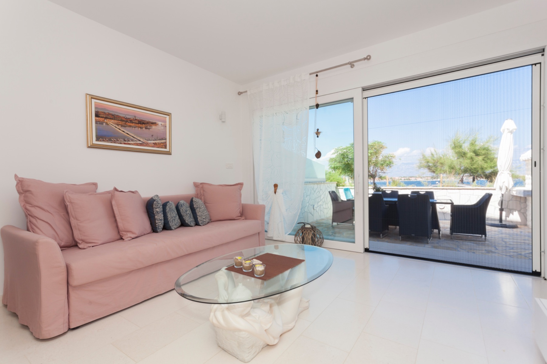 Toni 1 living room with sea view
