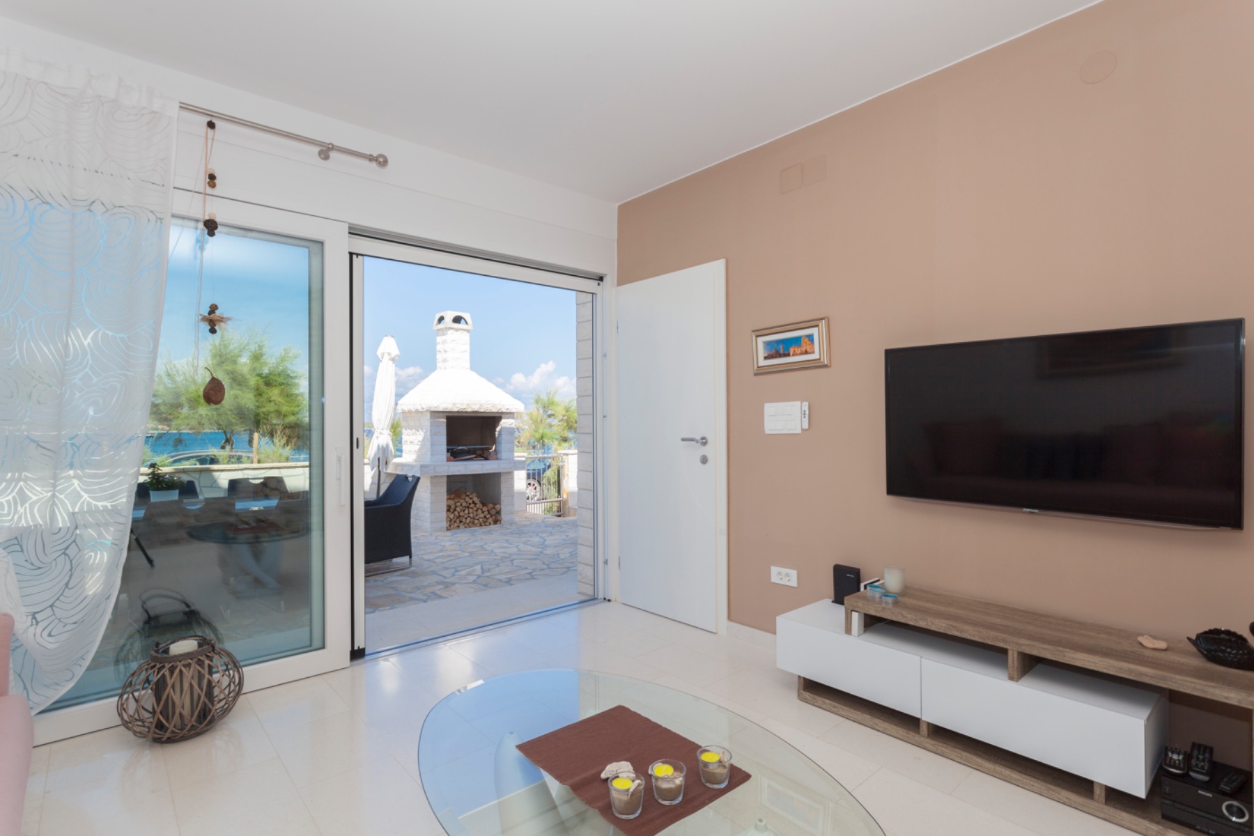 Toni 1 living and terrace